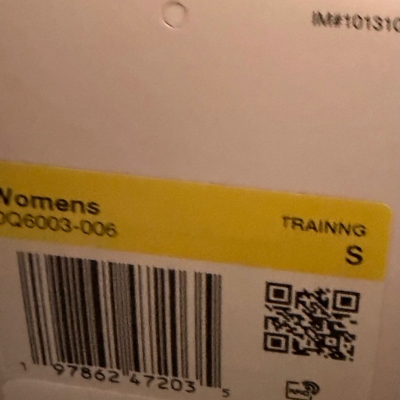 New Nike Women's Zenvy Gentle-Support High-Waisted 8" Biker Shorts size - Picture 6 of 7